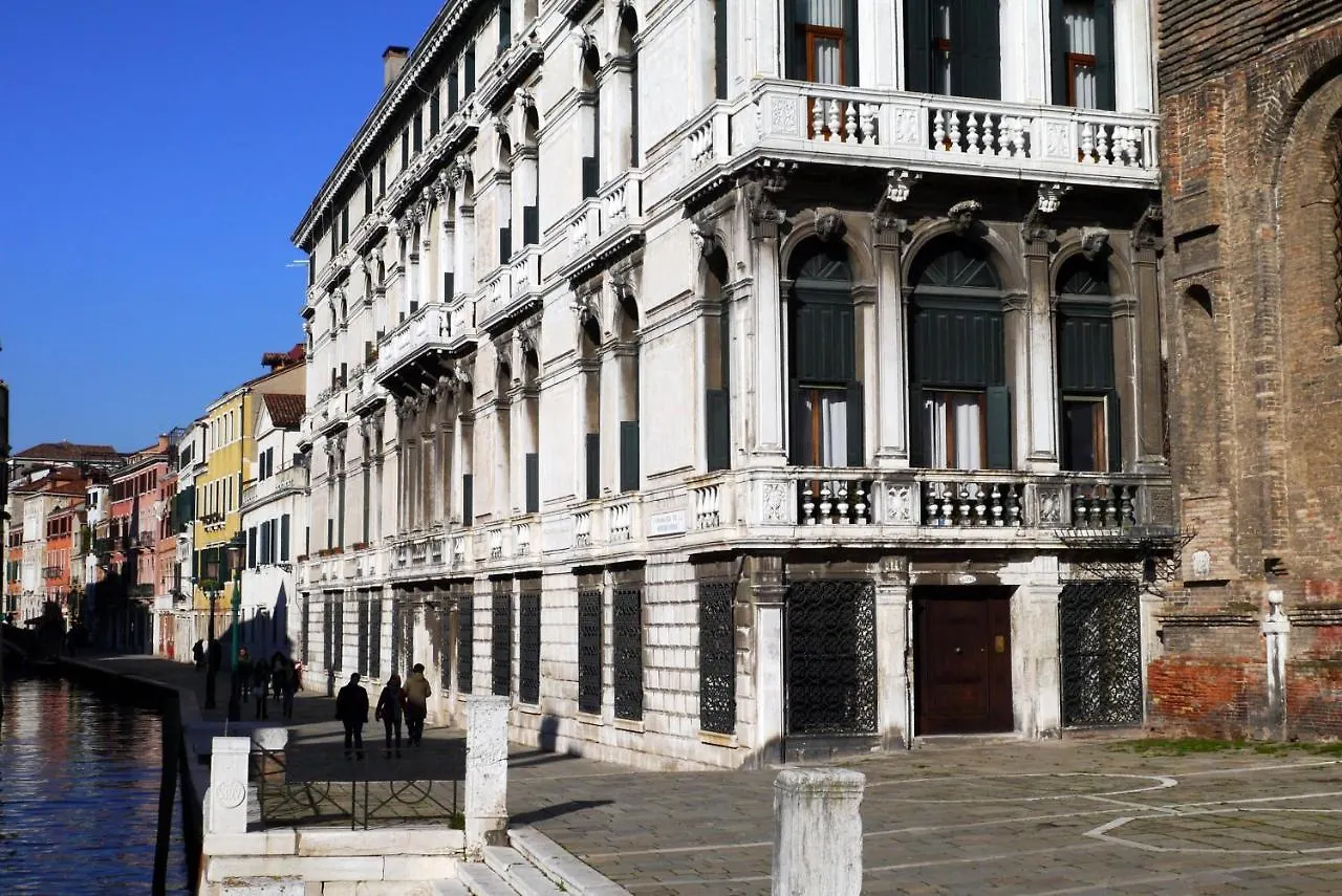 Appartamento In Palazzo Storico A Venezia Centro
